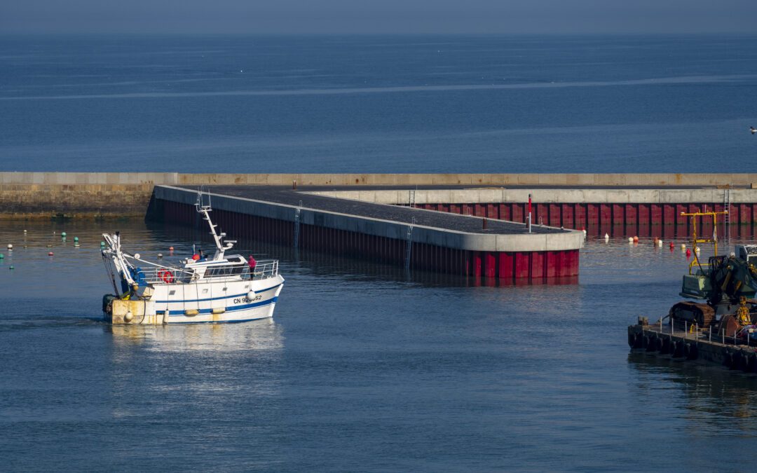 De nouveaux pontons de pêche installés à Port-en-Bessin